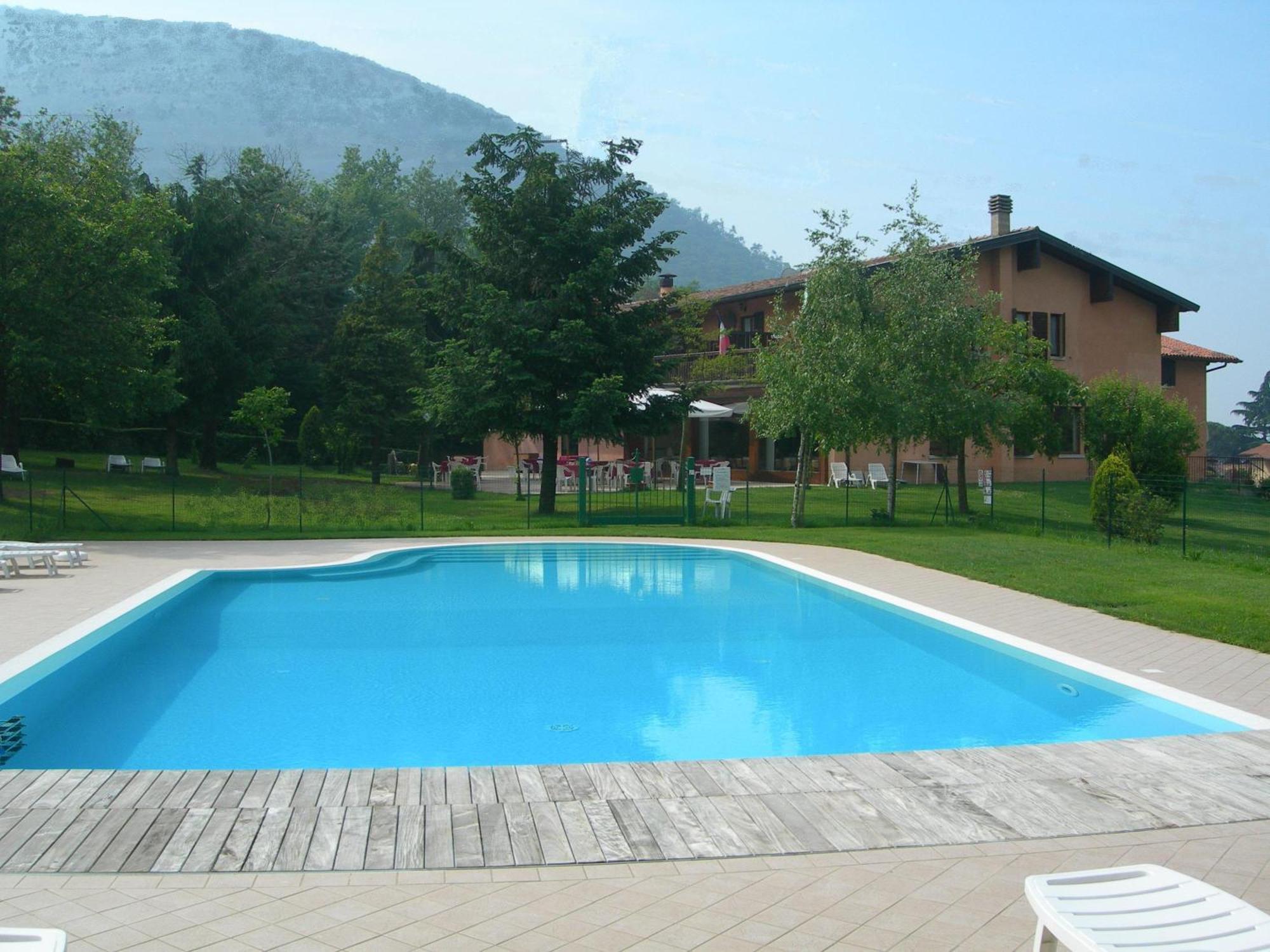 Hotel Colomber Gardone Riviera Exteriér fotografie
