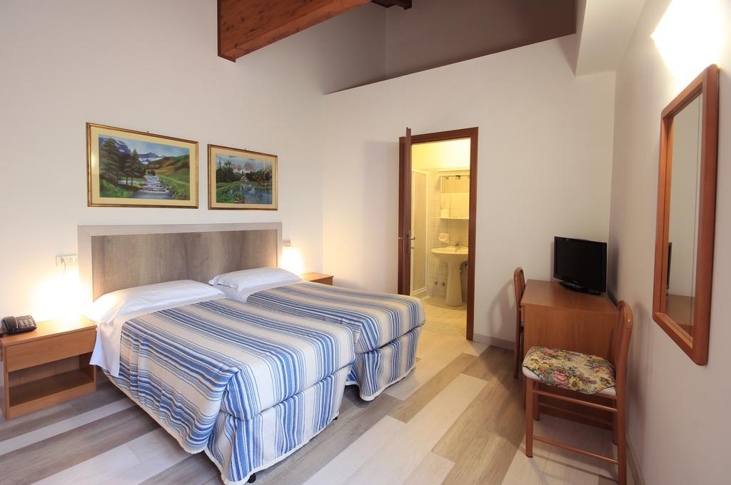 Hotel Colomber Gardone Riviera Exteriér fotografie