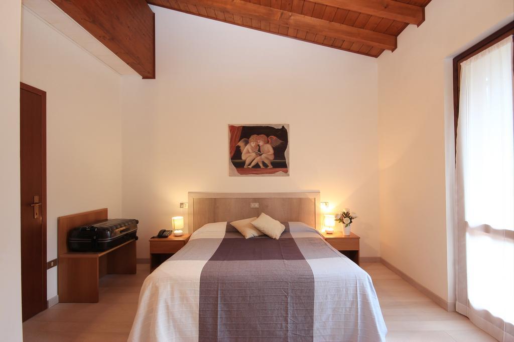 Hotel Colomber Gardone Riviera Exteriér fotografie